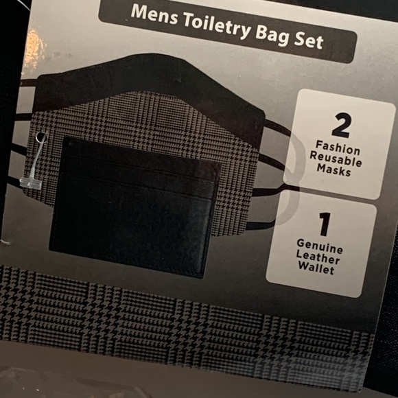 American Exchange Men Toiletry Bag Set with 2 Reusable Masks and Card Holder - Picture 2 of 8